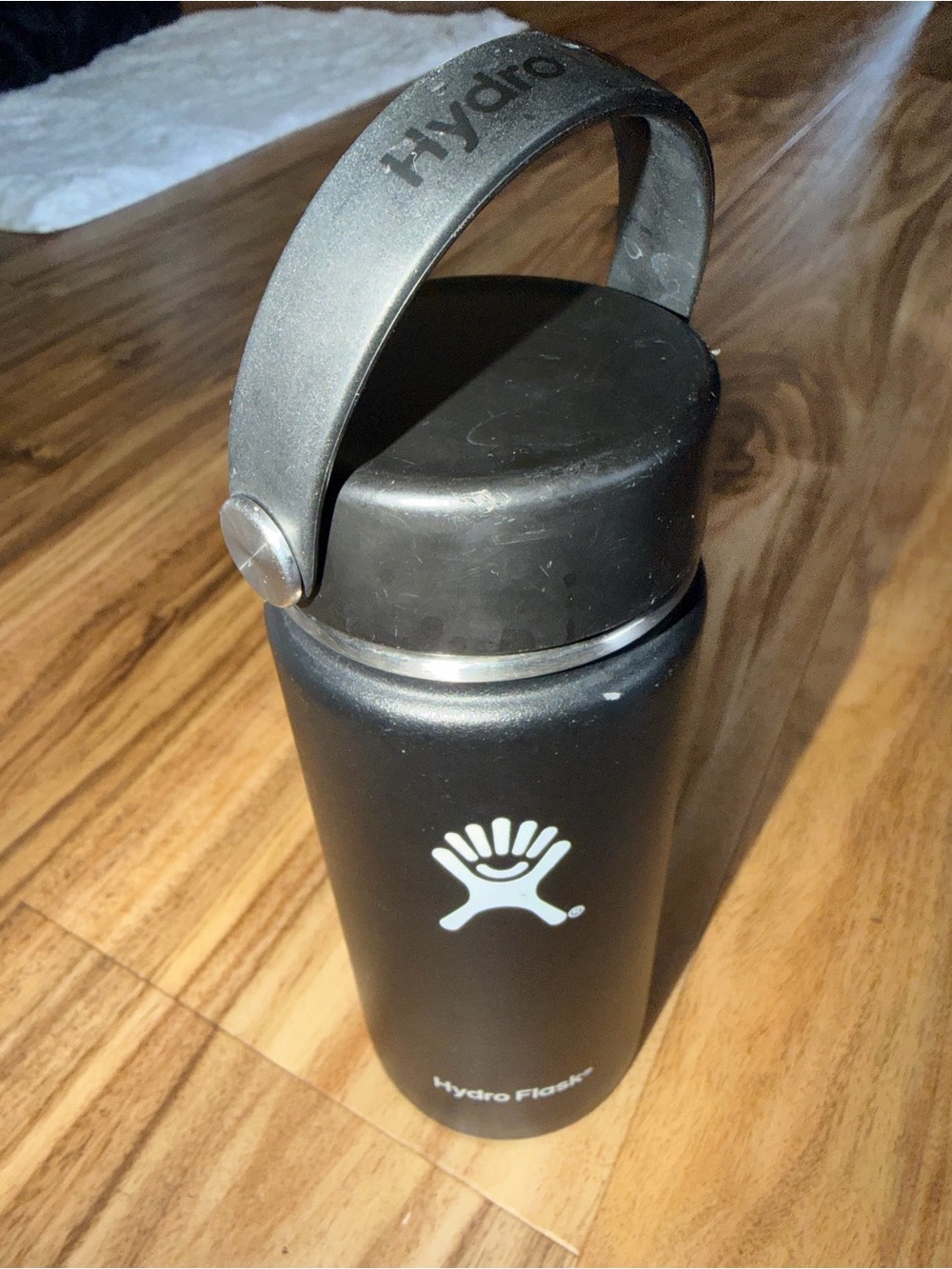 Hydro Flask Moka Coffee Black Water Bottle with Carry Handle lid 16 oz